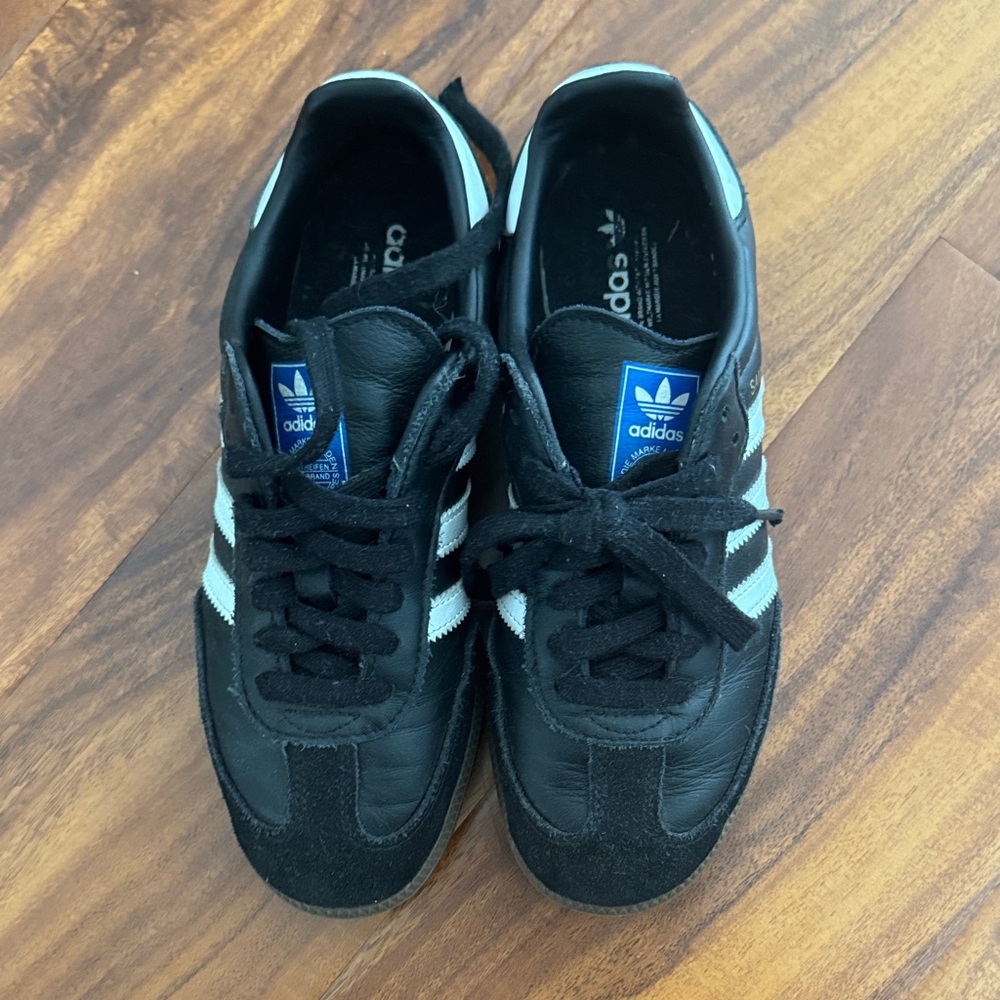 Like New Adidas Samba Classic Black Sneakers with White Stripes size 6